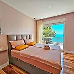Luxury House Noble- Location In Town