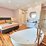 Luxury House Noble- Location In Town アパート