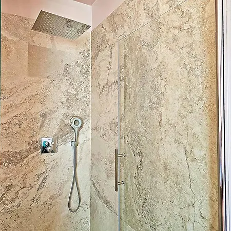 Luxury House Noble- Location In Town Apartmán *